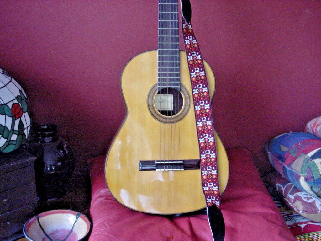 CONN CLASSICAL GUITAR C 100 JAPAN ORIGINAL GUITAR AND CASE AND WRAPPING 80s