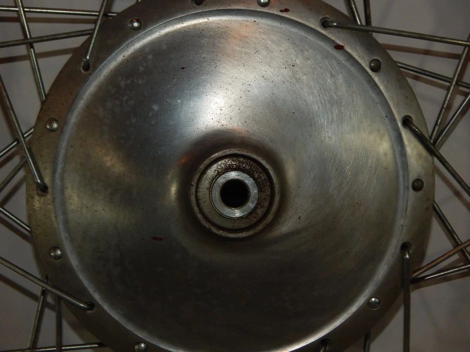 Neumático de llanta delantera Yamaha XS400 1980-1983 NUEVO OEM YOKOHAMA Y-986 3.00S18 4PR Foto 3 de 4