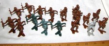 Marx WWII playset older reissue Russian running toy soldiers x 17.