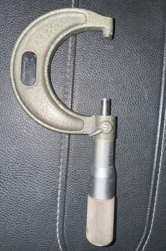 Mitutoyo 1"-2" Outside Micrometer (103-136) .0001 Locking Lever Made In Japan