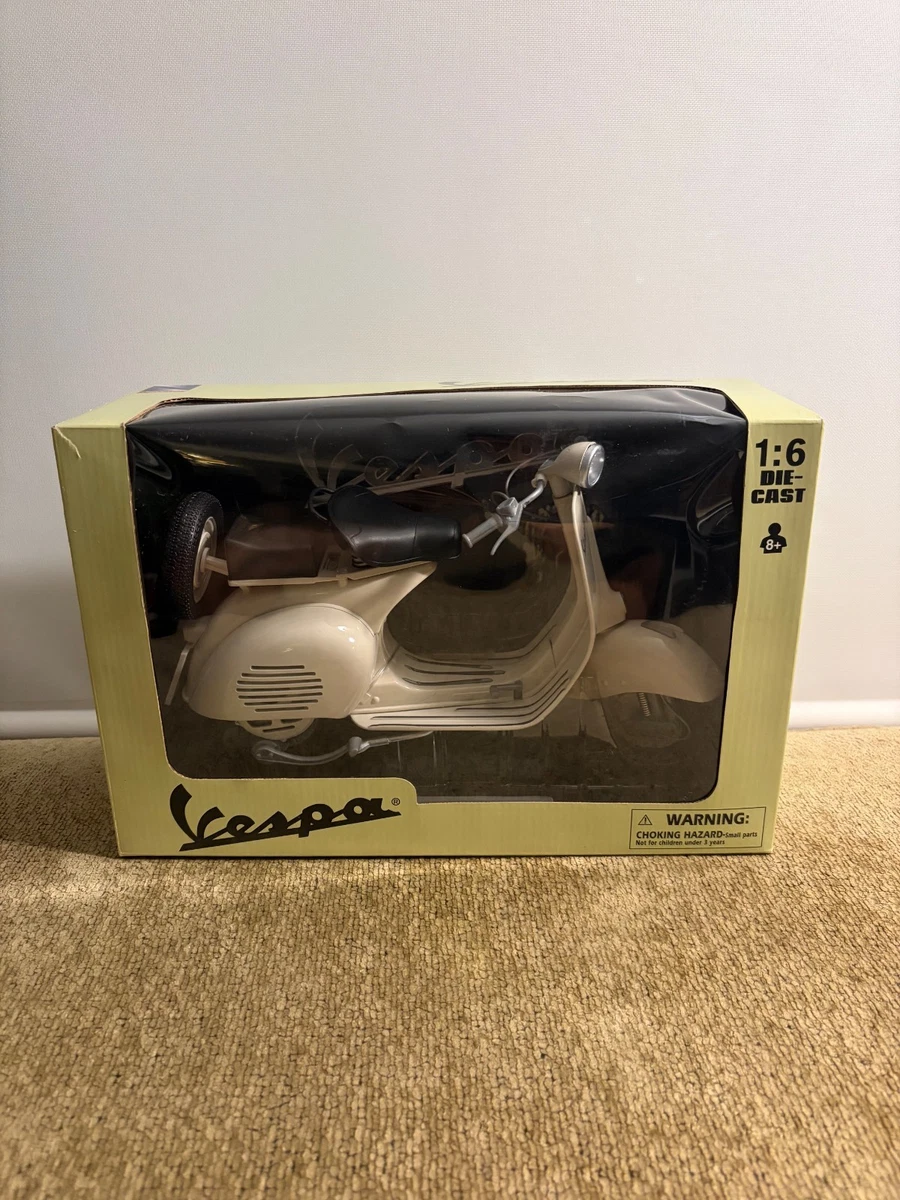 Vespa Falk Plastique Rare – Années 60 – H 42cm – À Restaurer – France
