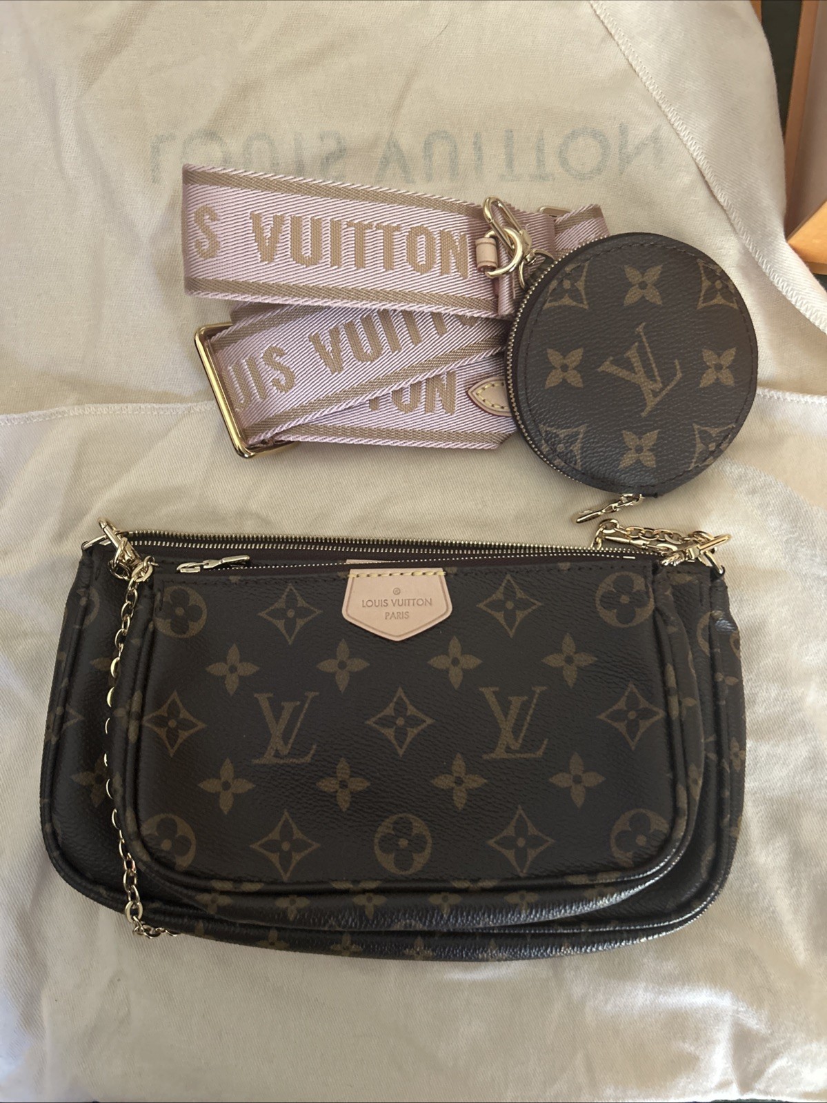 Brand New Louis Vuitton M44840 Multi Pochette Accessoires Monogram Rose Clair image 2
