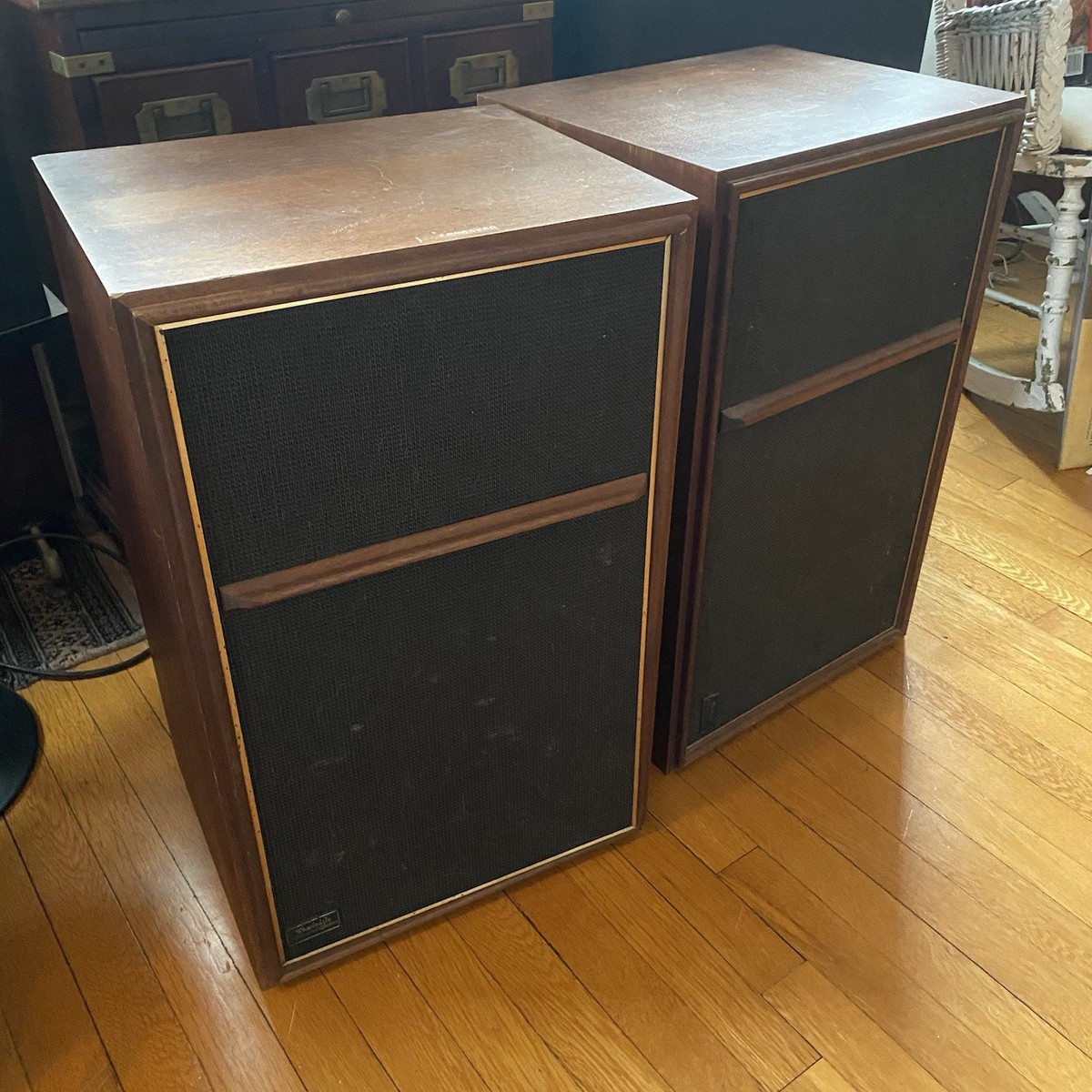 Wharfedale W60E Speakers Vintage Walnut Stereo Speaker Hi-Fi Audio