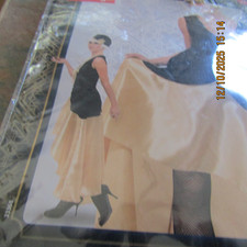 XL Ladies Costume 20S Gatsby Girl Dress Hat Perl Necklace. New