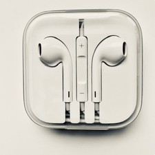 Apple EarPods with Remote Mic Original Apple In Hard Case Untested