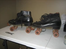 VINTAGE CHICAGO SKATES WHEEL 76P BLACK ROLLER DERBY BETTY LYTLE PLATE 7 W/KEY