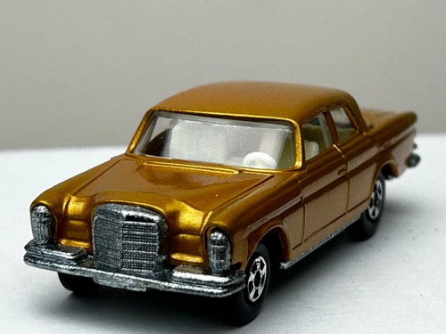 Matchbox Superfast No. 46 Mercedes 300 SE Coupe with Original Box, Nice - Picture 12 of 17