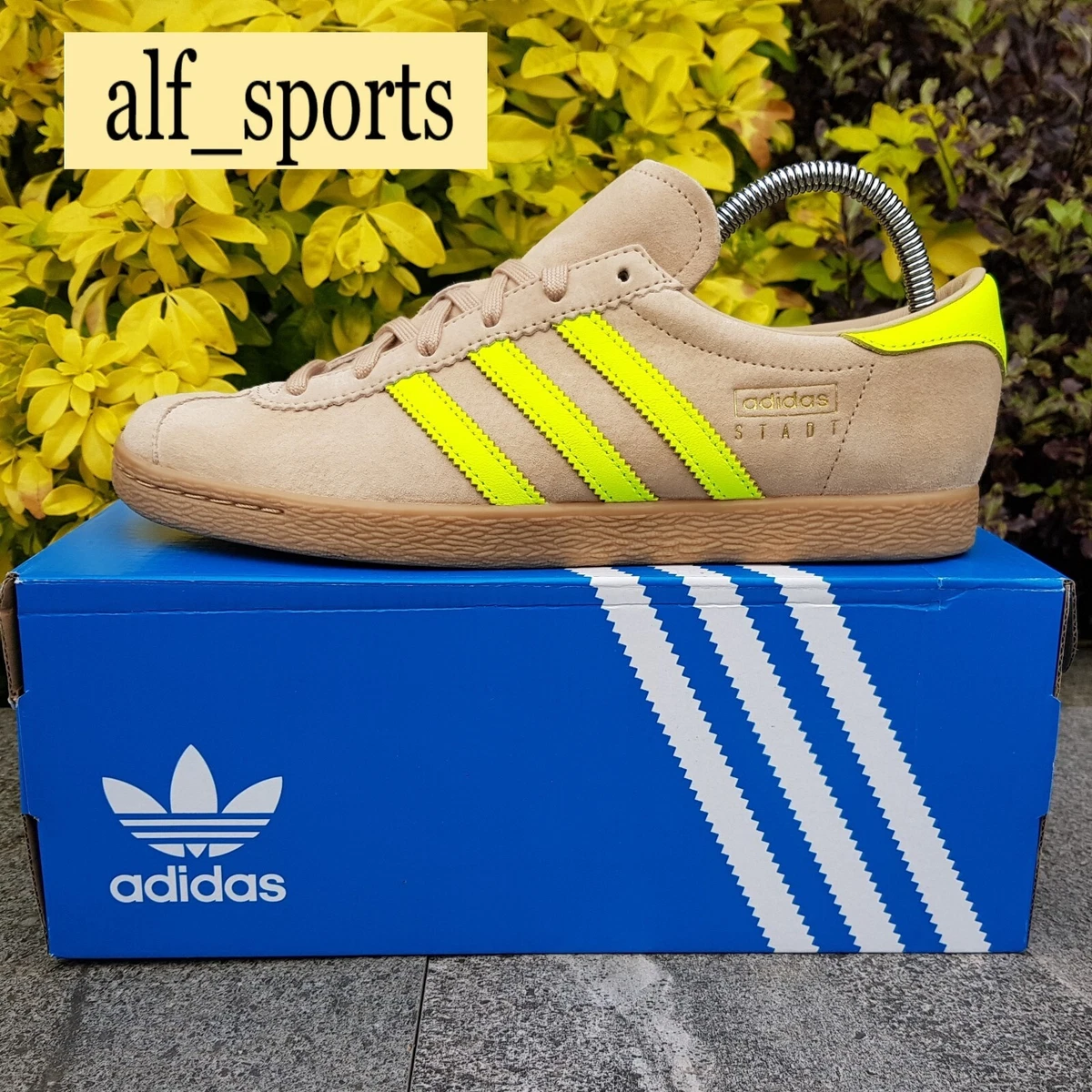 BNWB Genuine adidas originals Stadt Trainers in Pale Nude