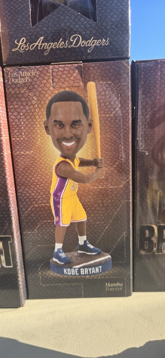 MLB - DOGERS ✖️KOBE BRYANT コラボ　バブルヘッド 未開封】Kobe Bryant ボブルヘッド 8/8 Dodgers - メルカリ