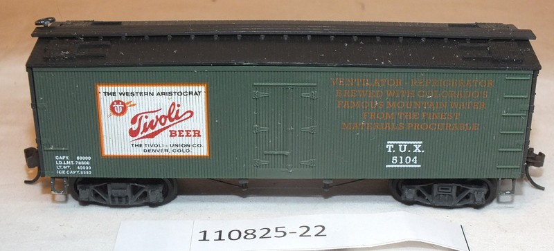 Tivoli Beer Reefer - Roundhouse - HO scale  -  110825-22
