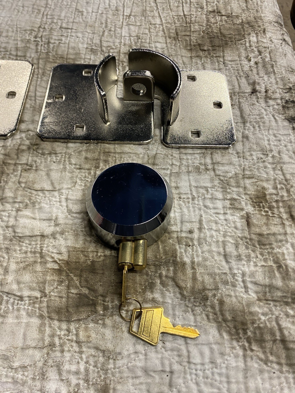 Hidden Shackle Padlock & Hasp With 2 Keys Heavy Duty Gate Lock Stainless Steel