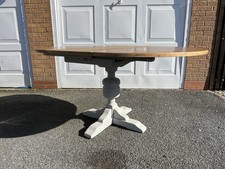 Jaycee Oak Round Dining Table 155cm Extends To 155cm. Used Condition