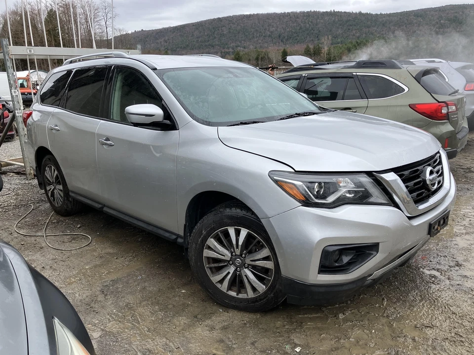 17 NISSAN PATHFINDER Rear Drive Shaft (awd) Foto 3 de 4