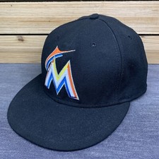 New Era Miami Marlins 59Fifty Men’s 7 5/8 Fitted On Field Cap Hat Black