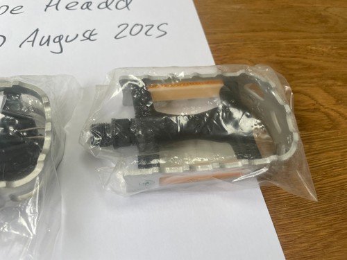 Nuevos Pedales Plegables Brompton - Juego de Pedales Plateados Izquierdo y Derecho - Nuevos en Embalaje - Imagen 7 de 7