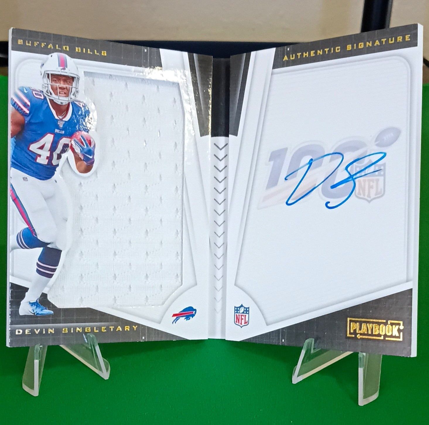 Devin Singletary Panini Playbook Booklet Auto Patch Bills 007/125 view 2