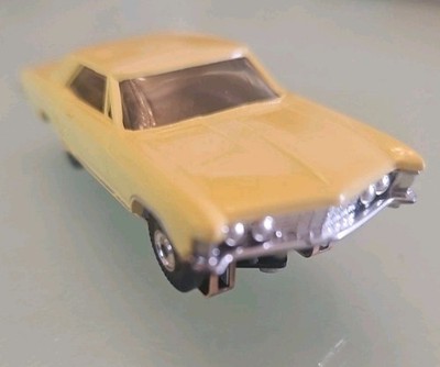 Aurora Thunderjet Tjet 63 BUICK RIVIERA Yellow HO Slot Car #1357 Super Clean   