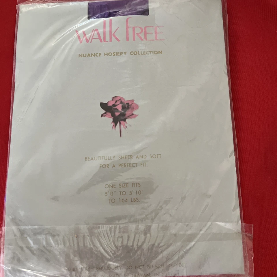 Medias de colección Nuance púrpura lunares 100 % nailon talla 5'0"-5:10" hasta 165 libras Foto 2 de 4