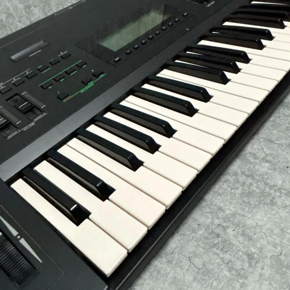 Yamaha SY77 Synthesizer Keyboard 61-Keys Black sound used Japan - Image 4 of 4