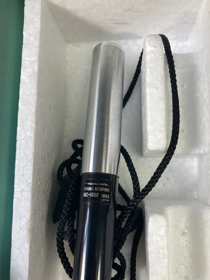 Realistic MC-1000 Dynamic Microphone- Made For Desk Stand Lavalier- Original Box - Image 3 of 4