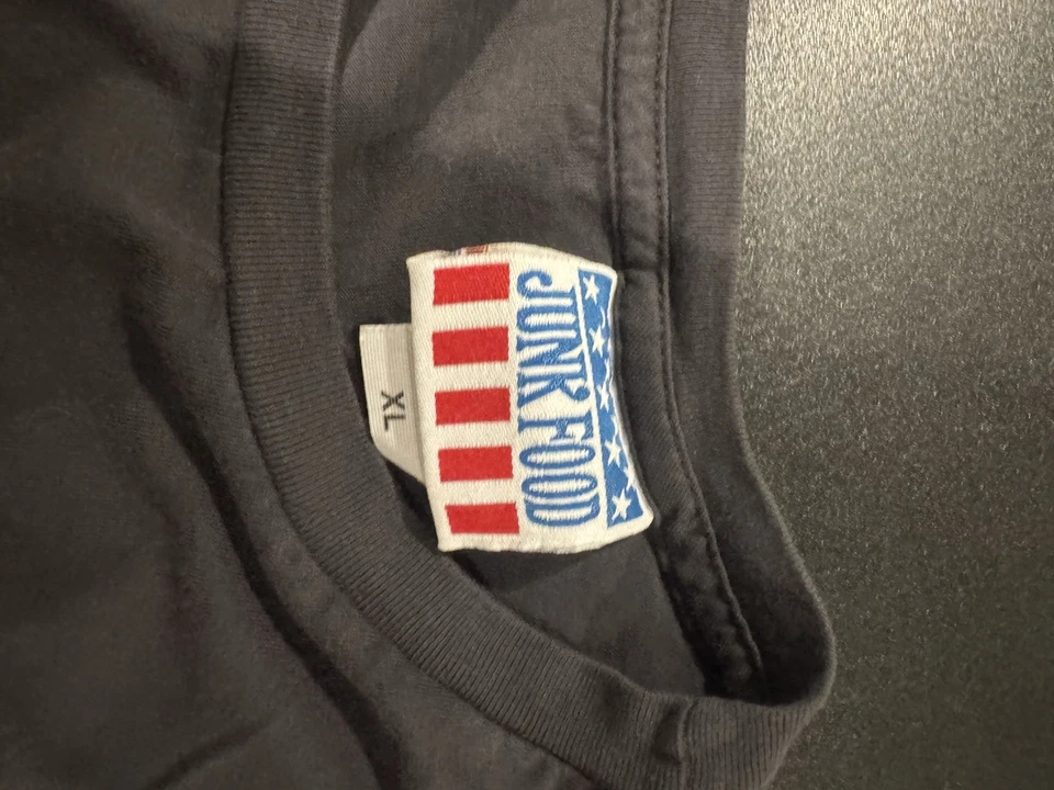 Vintage 90s Pittsburgh Steelers JUNKFOOD Distressed t shirt size XL - Image 3 of 3