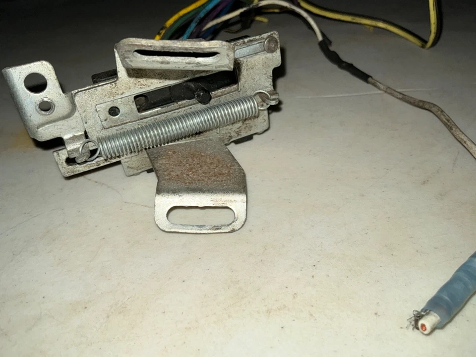 Interruptor de señal de giro Oldsmobile 98 GM 1966 OEM COLUMNA INCLINABLE Y LUCES DE ESQUINA Olds Foto 2 de 4