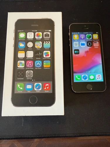 Apple iPhone 5s - 16GB, A1533, plus accessories