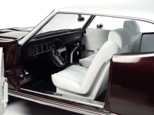 Auto World American Muscle 1:18 Scale 1970 Buick Stage 1 Hardtop (MCACN) AMM1296 - Picture 9 of 12