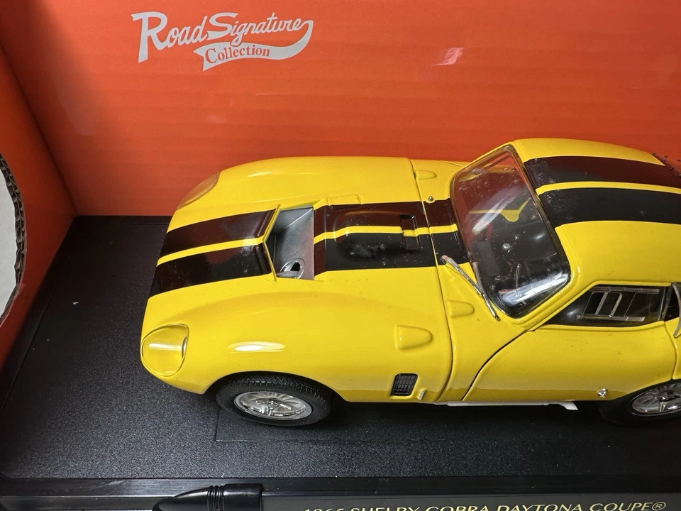 Road Signature 1965 Shelby Daytona Coupe Yellow 1:18 Diecast (RARE / READ) - Image 3 of 4