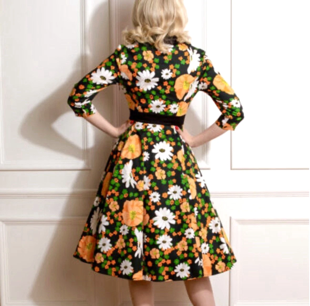 white christmas dresses Buy White Floral Printed Flared Midi Dress main image 1