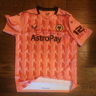 Wolves Men s LARGE Castore 3rd Goalkeeper Premier League Jersey