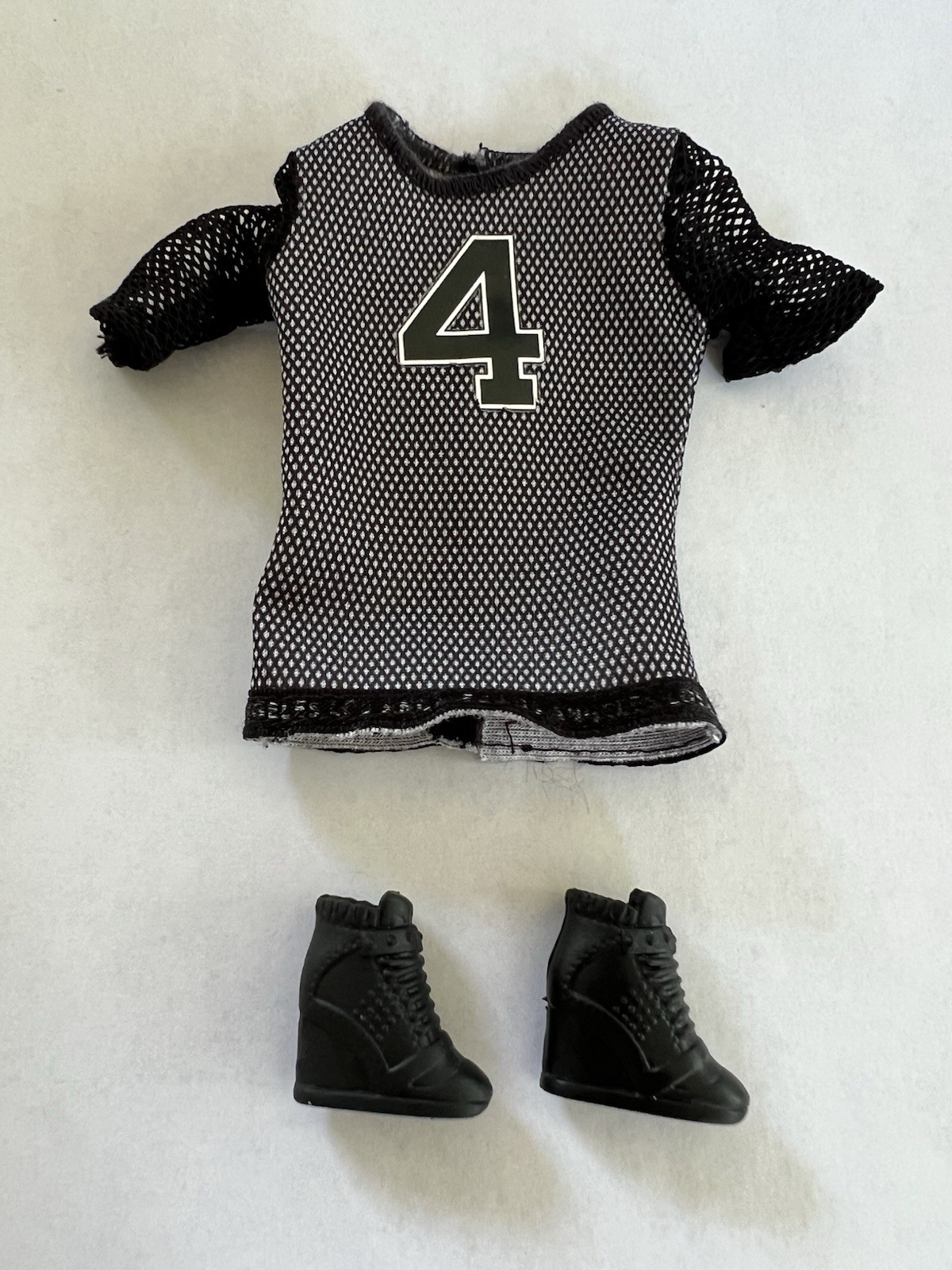 LOTTO Barbie bambola nera #4 maglia manica corta con scarpe casual nere