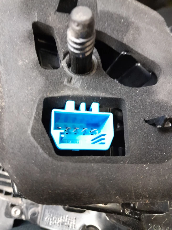 Feu arriere gauche 5NA945095D Volkswagen TIGUAN II - Photo 3/3