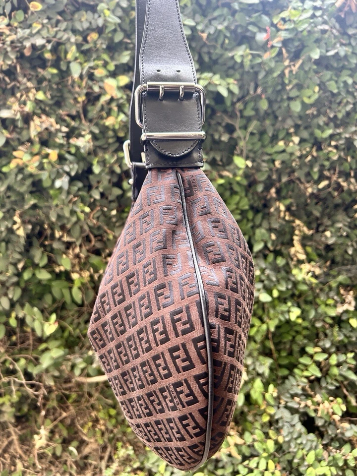 Bolso de mano Oyster Fendi  Foto 3 de 4