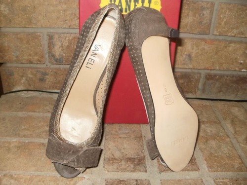 New Vaneli Brown Fango Suede Peep Toe Pump Lady's 8 N / 2" Heel/45920 MSRP $120 - Picture 2 of 5