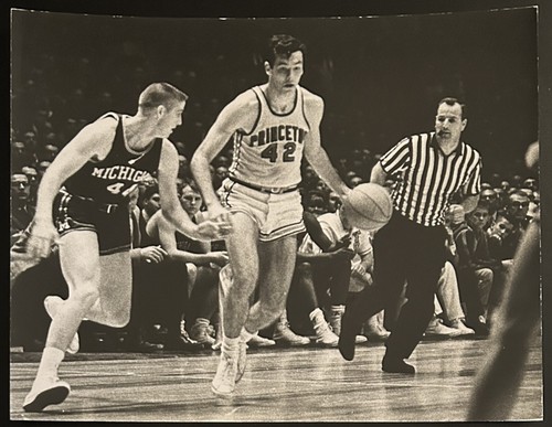 1964 Photo Type 1-Princeton All American Bill Bradley Action vs Michigan