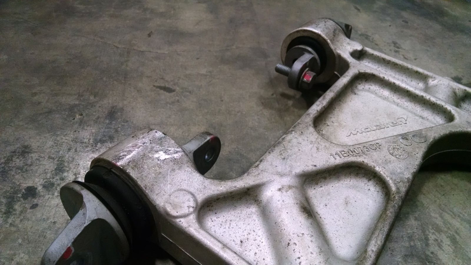 MCLAREN MP4-12C TRACK CONTROL ARM 
