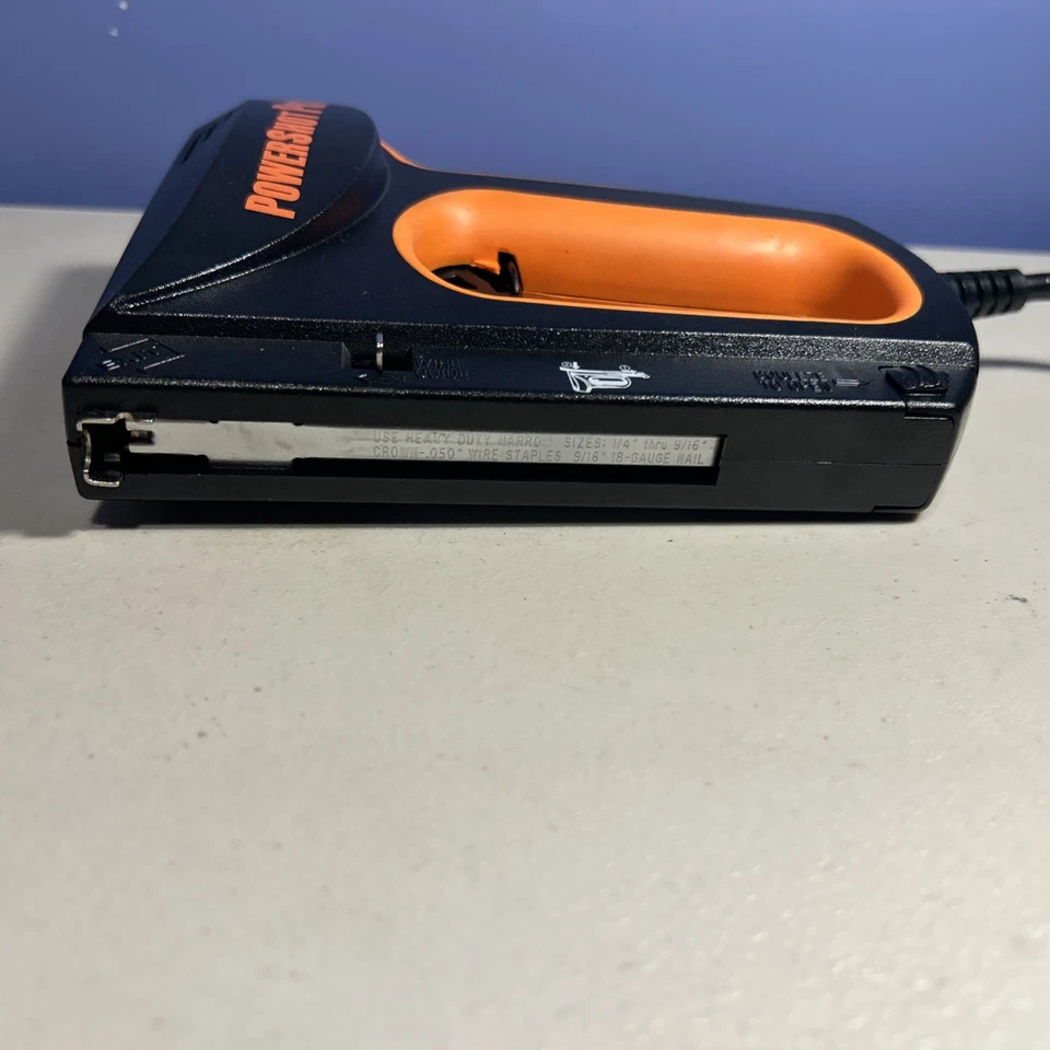 Pistola eléctrica de grapas y clavos Powershot Pro 9100 de alta resistencia PROBADA - ligeramente usada Foto 4 de 4