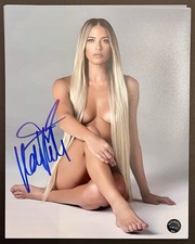 WWE Diva Kelly Kelly aka Barbie Blank signed 8x10 Photo auto