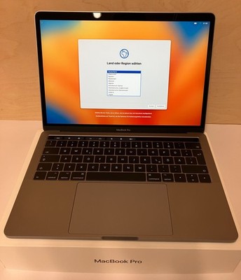 Apple MacBook Pro 2017 Retina/13-inch/256GB/8GB Ram/Touch Bar/Model A1706