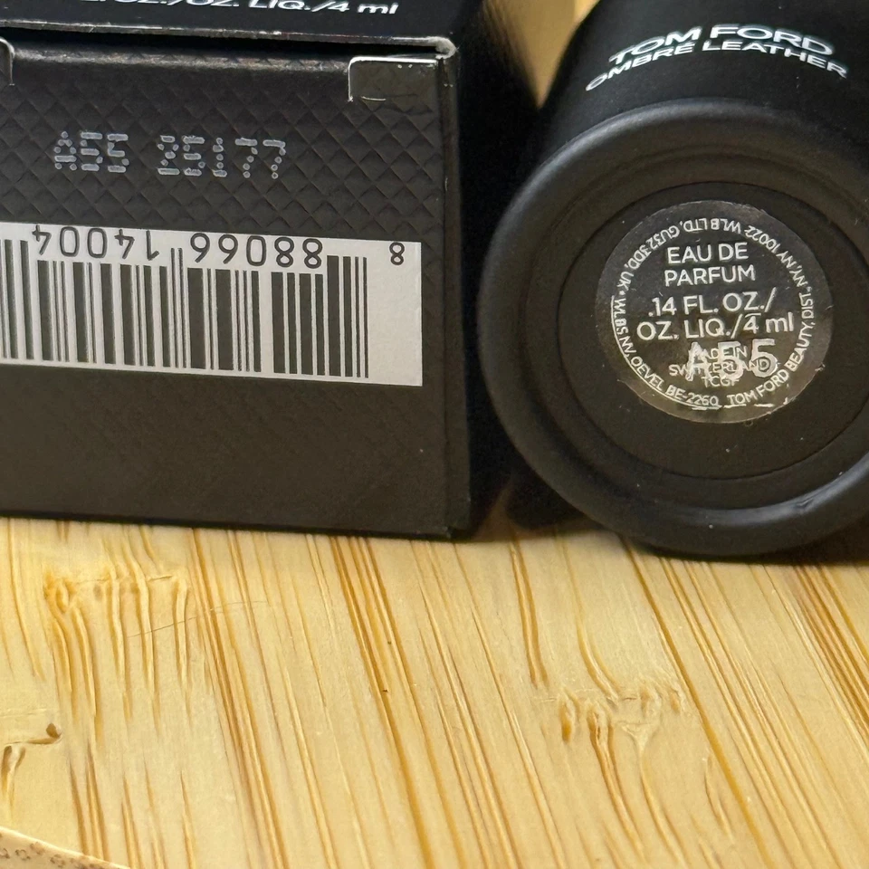 Tom Ford • Cuero Ombre • Eau de Parfum • 4 ml • Mini botella Splash • Nuevo en caja Foto 3 de 3