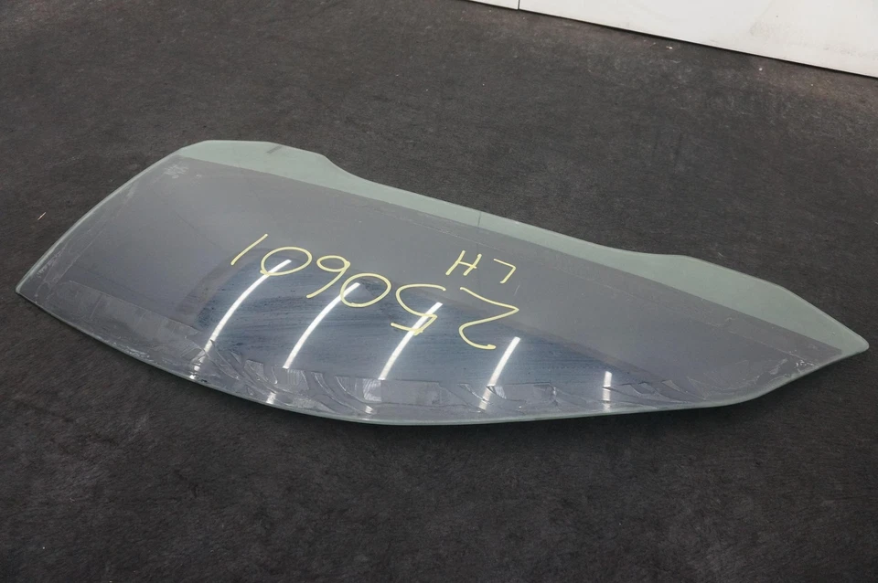 Front Left Door Window Glass OEM 10403190 Chevrolet Corvette C5 Z06 97-04 *Note - Image 3 of 4