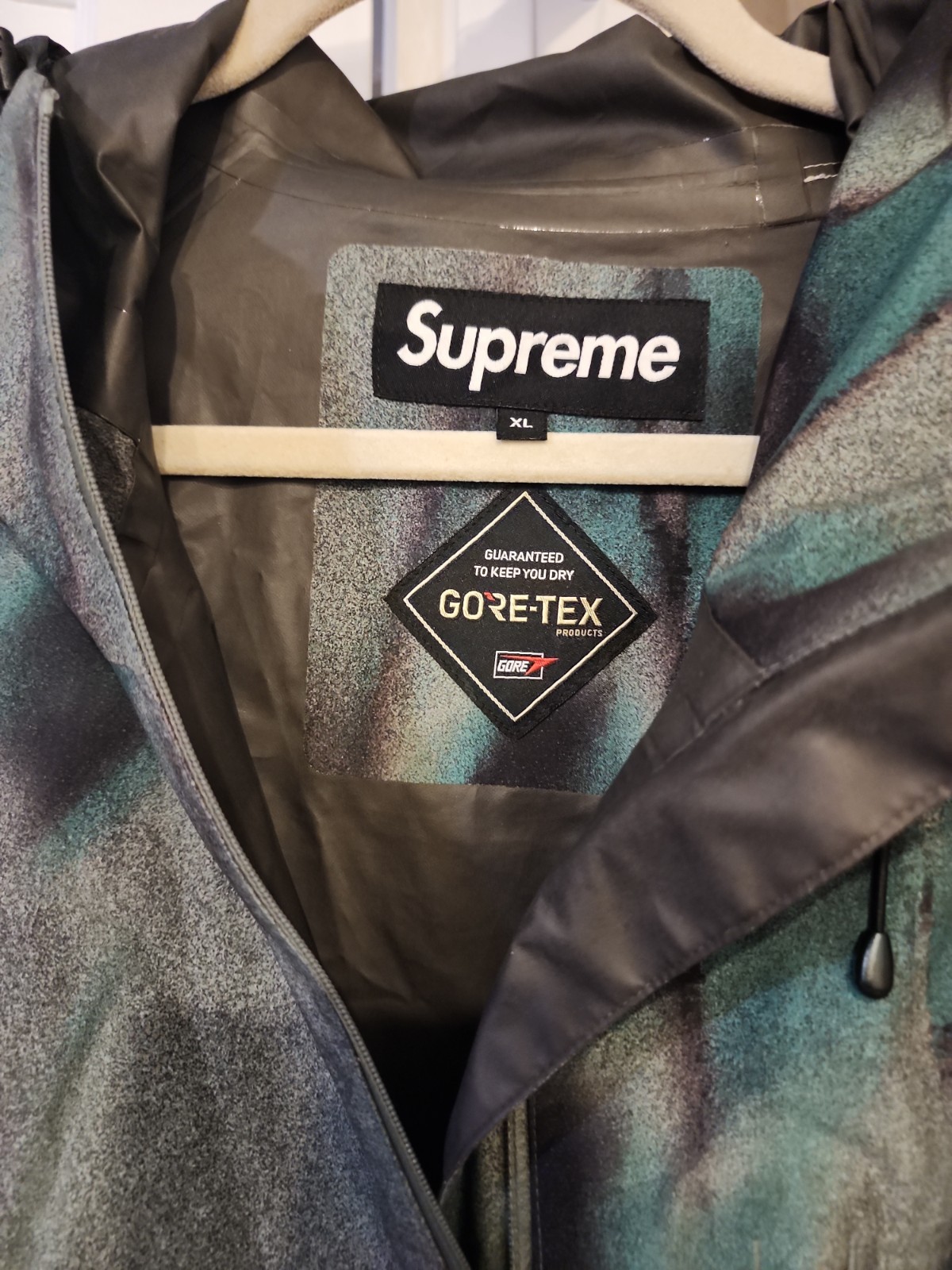 Supreme GORE-TEX Paclite Shell Jacket  Size XL image 2