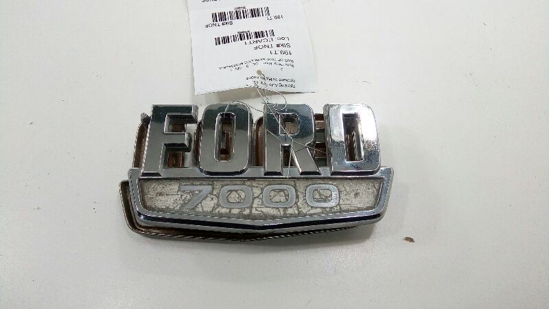C5 4B Ford L7000 Hood Emblems/Badges 80020A68-A (5598836