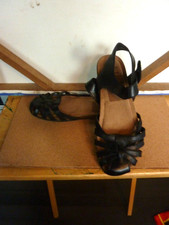 EARTH ORIGINS BLACK LEATHER STRAPPY MARY JANE FLATS   WOMENS SZ. 7.5M   NWOB