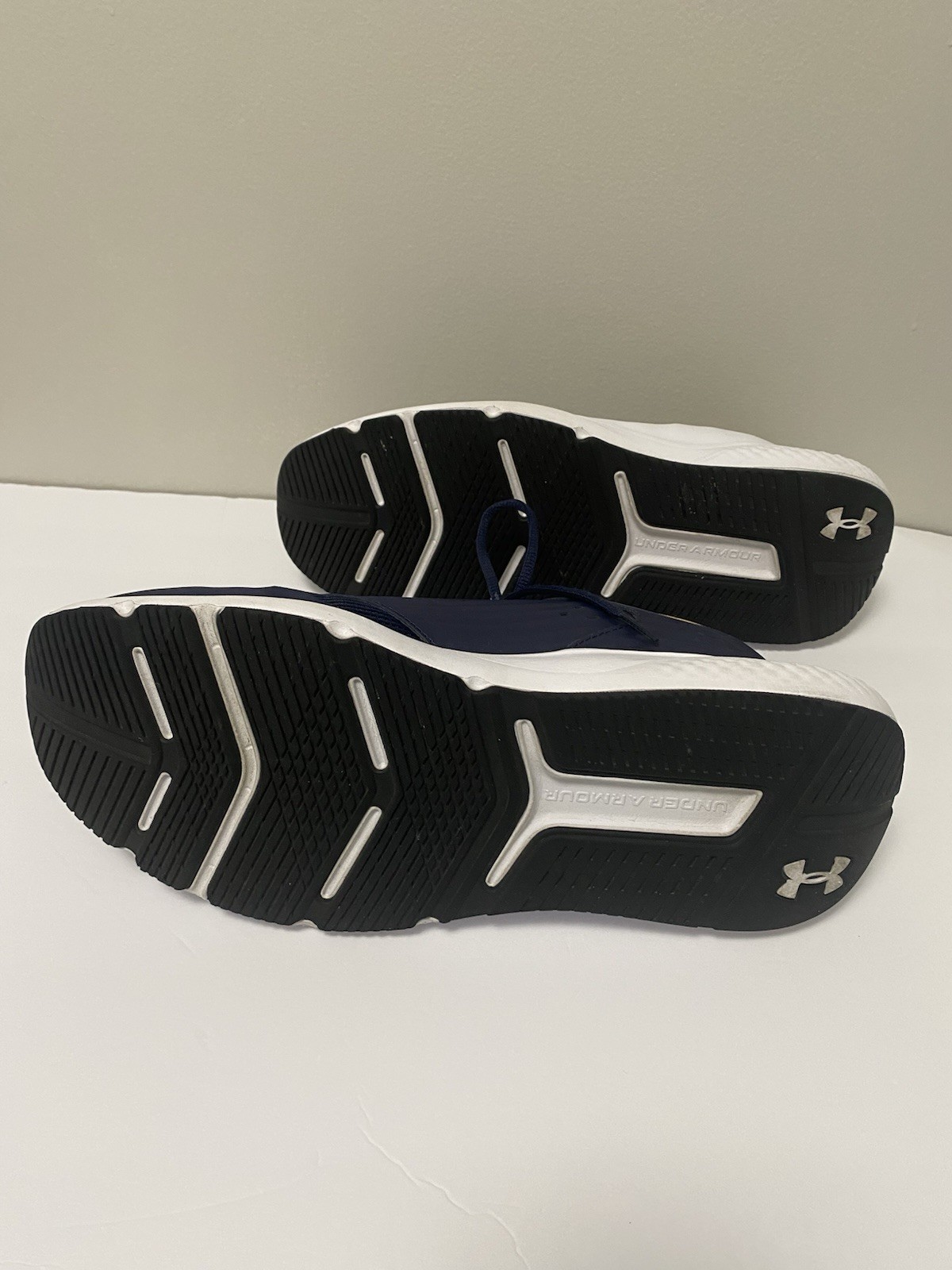 Under Armour Men's Charged Commit Trainer  Size 1… - image 7