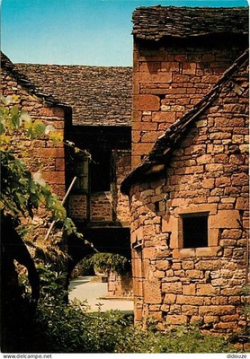Postcard - 19 - Collonges la Rouge - In the corners and nooks of the old town