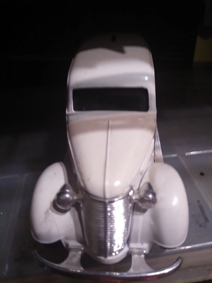 See's Candies Ertl Bank Vintage Die Cast 1938 Chevy Panel Key Lock Truck. - Image 3 of 4