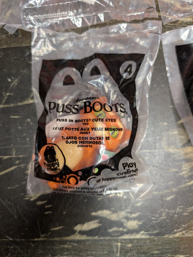 2011 Mcdonalds Puss In Boots Happy Meal Toys Set #1 -6 New Sealed+Happy Meal Box - Picture 5 of 10