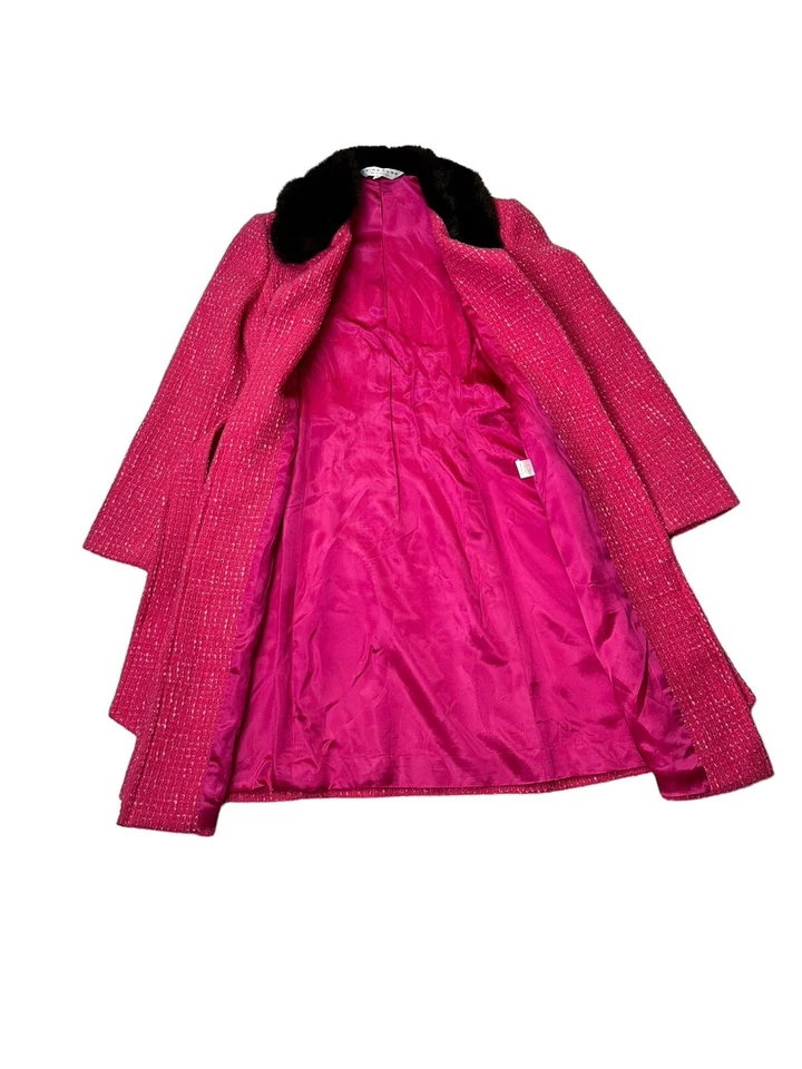 Vintage Trina Turk Tweed Wool Blend Pink Coat W/Faux Fur Collar Tie Waist Sz 2 - Image 2 of 4